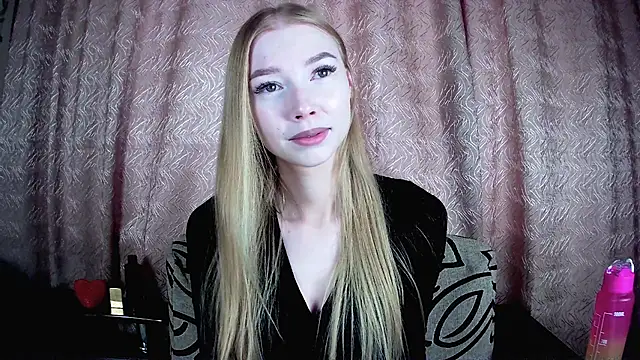 Snapshot of Rysella chatting on December 2025 10:09:01 AM Rysella online show from December 2025 10:09:01 AM