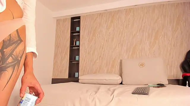 ayla velt online show from January 2026 08:07:01 PM