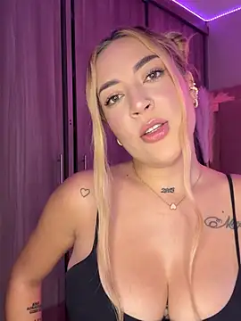 Snapshot of AlyonaWester_ chatting on February 2026 09:21:01 PM AlyonaWester online show from February 2026 09:21:01 PM