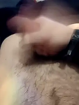 Snapshot of Avon19cm chatting on November 2025 03:42:02 AM Avon19cm online show from November 2025 03:42:02 AM