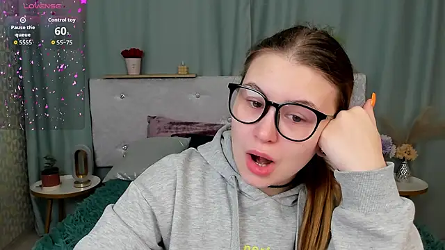 MilanaXHoney online show from February 2026 01:01:02 AM