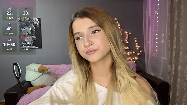 VikkiWittel online show from December 2025 04:35:02 PM