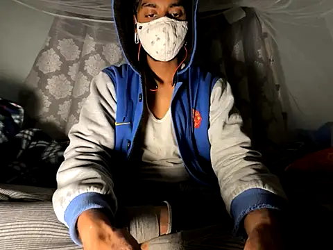 hunterboy2001 online show from November 2025 04:11:02 PM