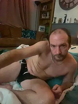 majorredeye40 online show from November 2025 10:46:01 PM