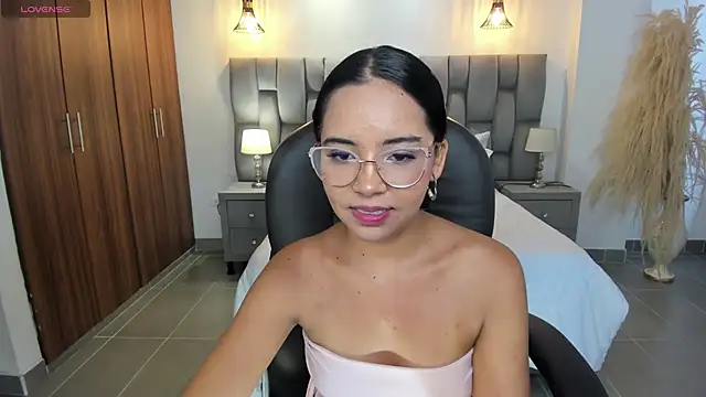 alana martiins online show from July 2026 07:05:02 PM
