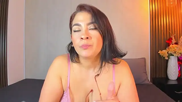 Meggan Moree online show from March 2026 07:02:02 PM