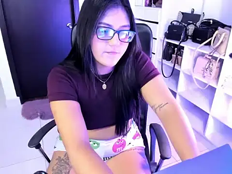 cristina697 online show from February 2026 04:21:01 AM