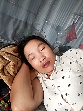 Evelyn-n online show from April 2026 05:08:02 AM