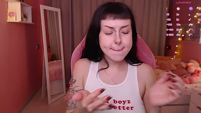 Snapshot of Eliza_Bennet chatting on December 2025 10:31:01 AM Eliza Bennet online show from December 2025 10:31:01 AM