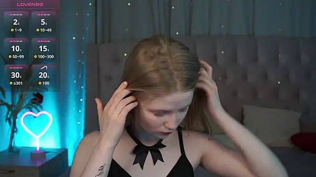 Snapshot of LilianHoward chatting on February 2026 12:15:02 PM LilianHoward online show from February 2026 12:15:02 PM