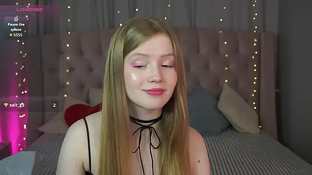 Snapshot of LilianHoward chatting on February 2026 12:09:02 PM LilianHoward online show from February 2026 12:09:02 PM