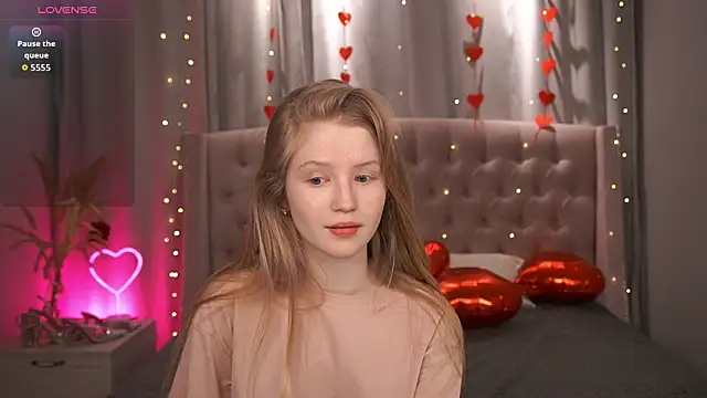 Snapshot of LilianHoward chatting on February 2026 12:34:01 PM LilianHoward online show from February 2026 12:34:01 PM