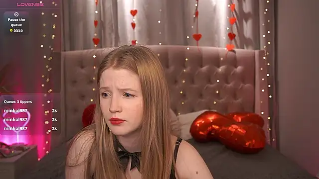 Snapshot of LilianHoward chatting on February 2026 12:35:01 PM LilianHoward online show from February 2026 12:35:01 PM