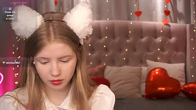 Snapshot of LilianHoward chatting on February 2026 12:25:01 PM LilianHoward online show from February 2026 12:25:01 PM