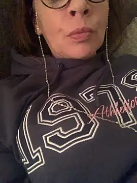 CherryCe online show from December 2025 03:41:02 PM