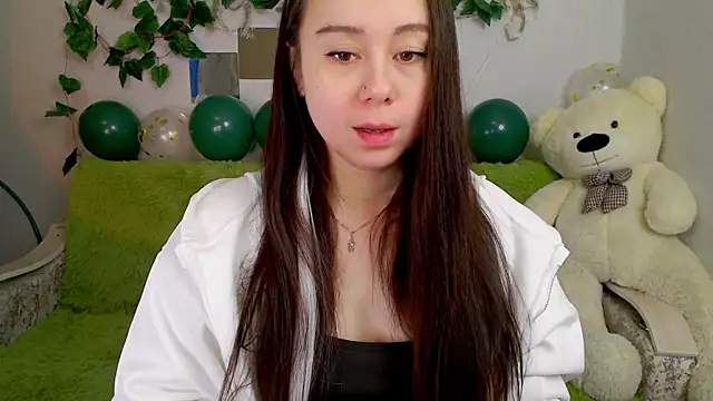 Snapshot of AlinaEleven chatting on December 2025 11:43:01 PM AlinaEleven online show from December 2025 11:43:01 PM