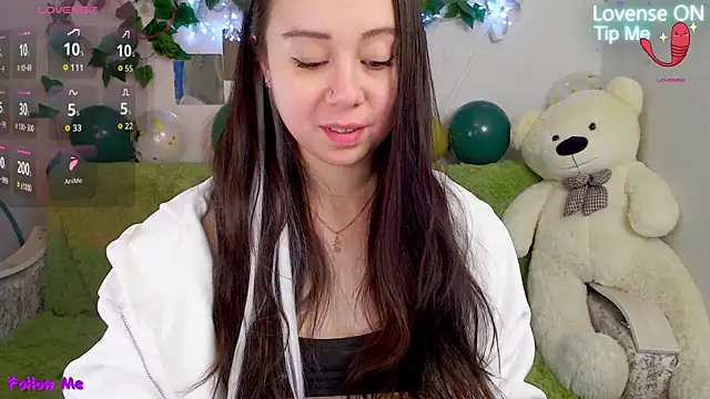 Snapshot of AlinaEleven chatting on December 2025 11:42:01 PM AlinaEleven online show from December 2025 11:42:01 PM