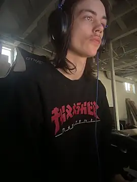 DkAuxier1 online show from December 2025 08:26:01 PM