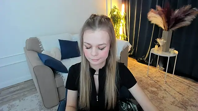 MidnighteAura online show from July 2026 07:31:01 PM