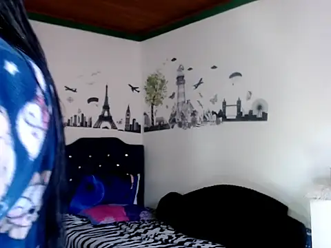 MisNicol online show from December 2025 12:55:01 PM