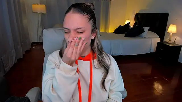 Zara Wolf  online show from February 2026 11:09:02 AM