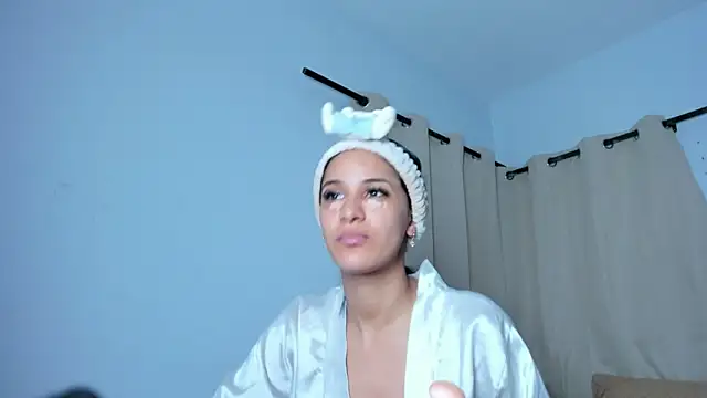 Samantha luv  online show from March 2026 03:32:02 AM