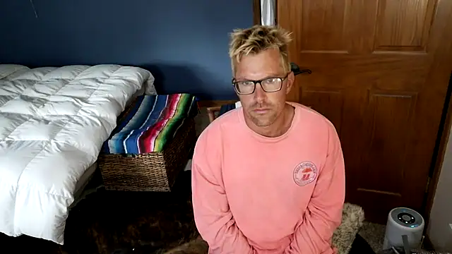 Snapshot of SpunRedneck chatting on June 2026 12:03:02 AM SpunRedneck online show from June 2026 12:03:02 AM