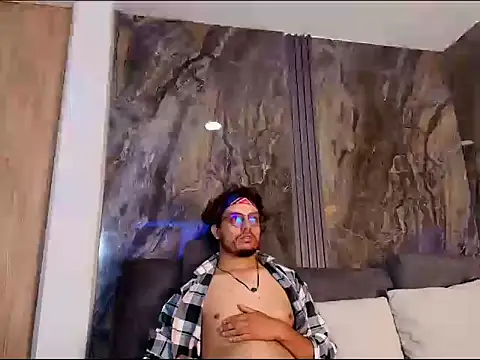 EnzoDarkwood online show from December 2025 01:39:01 PM