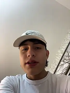 Lander Cruz online show from December 2025 05:42:02 PM