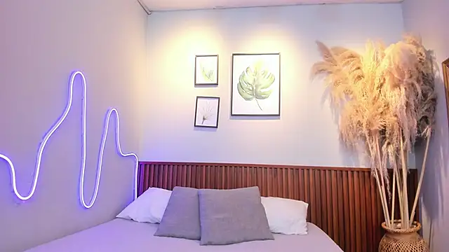 MIAROGGERSS online show from March 2026 03:56:01 AM