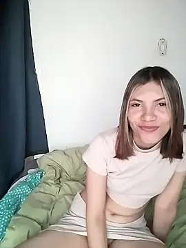 Snapshot of Sweetprouble_17 chatting on December 2025 08:47:02 PM Sweetprouble 17 online show from December 2025 08:47:02 PM