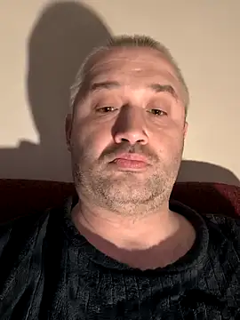 Olomoucak1982 online show from March 2026 07:29:01 PM