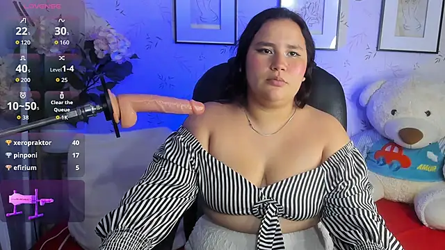 lucyylinnn online show from December 2025 05:26:01 AM