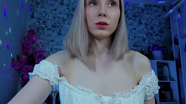 Gina Gina love online show from April 2026 01:00:02 AM