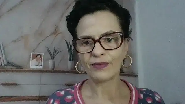 Luna-Hot0802 online show from April 2026 06:57:01 PM