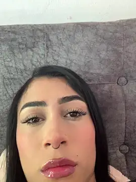 Mila goez online show from December 2025 05:53:01 PM