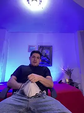 williamsmiiths16 online show from April 2026 11:37:02 AM