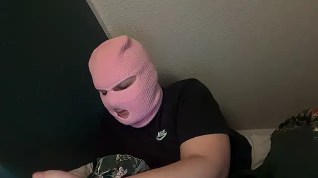 Snapshot of sluddykenna chatting on December 2025 01:32:02 AM sluddykenna online show from December 2025 01:32:02 AM