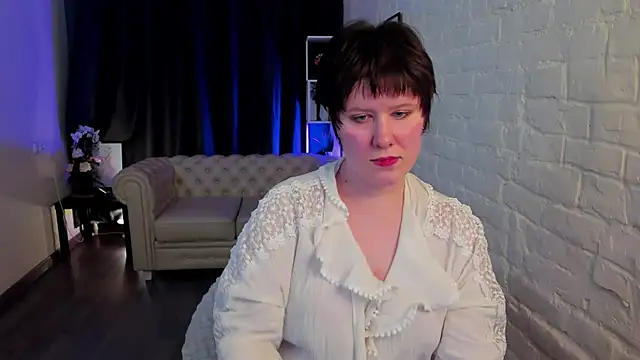 Snapshot of Eveleen_Brown chatting on December 2025 01:52:02 PM Eveleen Brown online show from December 2025 01:52:02 PM