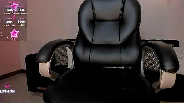 Snapshot of ChloeManson chatting on December 2024 03:11:02 PM ChloeManson online show from December 2024 03:11:02 PM