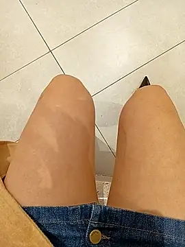 Baby-Linh online show from February 2026 04:39:02 AM