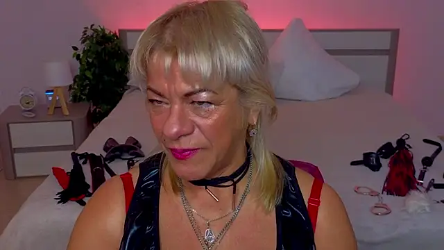 AnittaHarris  online show from March 2026 01:54:02 AM