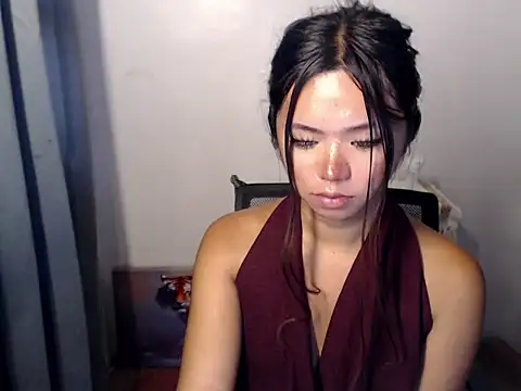 Snapshot of voganmarie chatting on May 2026 03:34:01 AM voganmarie online show from May 2026 03:34:01 AM