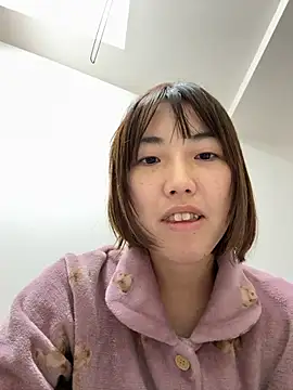 Risa-chan online show from December 2025 04:00:02 AM