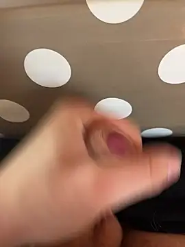 hannes256102 online show from April 2026 12:47:02 PM