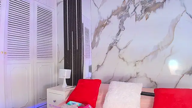 BellaHarpeer online show from April 2026 07:08:01 PM