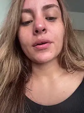 miaferrer777 online show from April 2026 09:40:02 PM