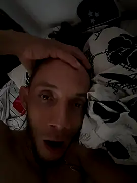 Snapshot of yisushotlarge chatting on December 2025 08:13:02 PM yisushotlarge online show from December 2025 08:13:02 PM