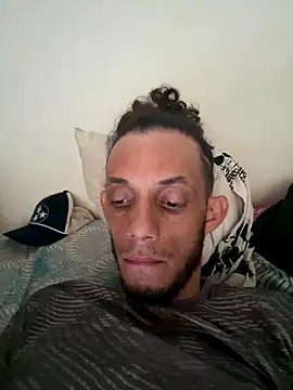 Snapshot of yisushotlarge chatting on December 2025 07:07:01 PM yisushotlarge online show from December 2025 07:07:01 PM