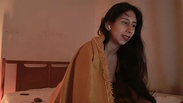 Snapshot of MoonLipsON- chatting on July 2026 04:49:01 AM MoonLipsON- online show from July 2026 04:49:01 AM